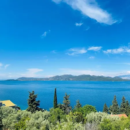 아파트호텔 Miranda 니키아나