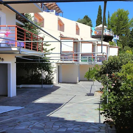 아파트호텔 Miranda 니키아나